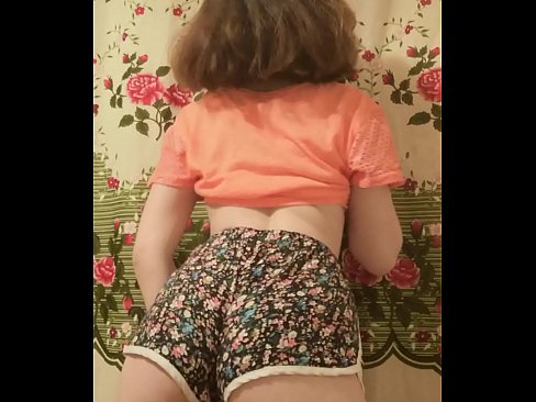 ❤️ Sexig ung babe som strippar av sig sina shorts inför kameran Porno vk at us ❌️❤