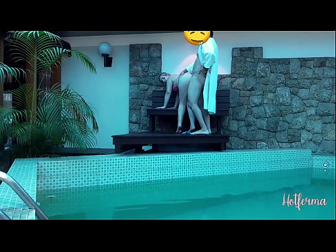 ❤️ Chefen bjuder in tjänsteflickan till poolen, men kunde inte motstå en het Porno vk at us ❌️❤