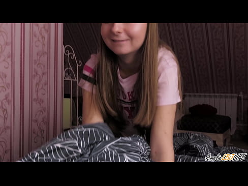 ❤️ Blondin suger sin BFF djupt och får sperma i munnen Porno vk at us ❌️❤