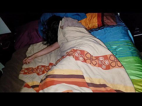 ❤️ Styvbarn som skäller ut sin unga styvmor medan hon sover. Porno vk at us ❌️❤